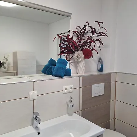 Sandra Apartment *